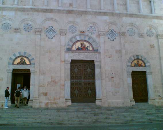 Cesta02_Sardinie_chram2