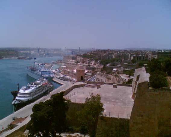 Cesta02_Valleta_zahrada01