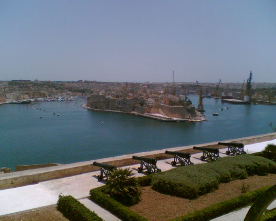 Cesta02_Valleta_zahrada02