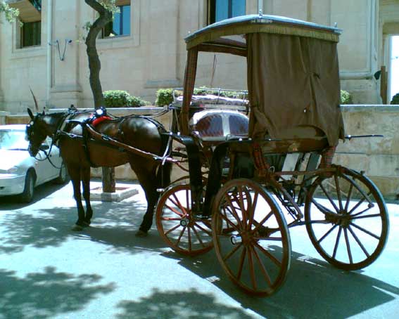 Cesta02_Valleta_fiakr