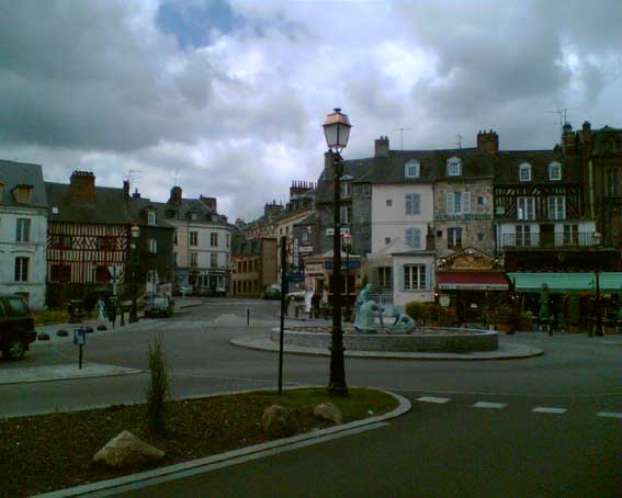 Cesta03_Honfleur_centrum