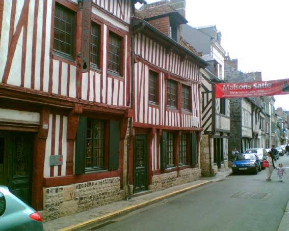 Cesta03_Honfleur_ES_museum1