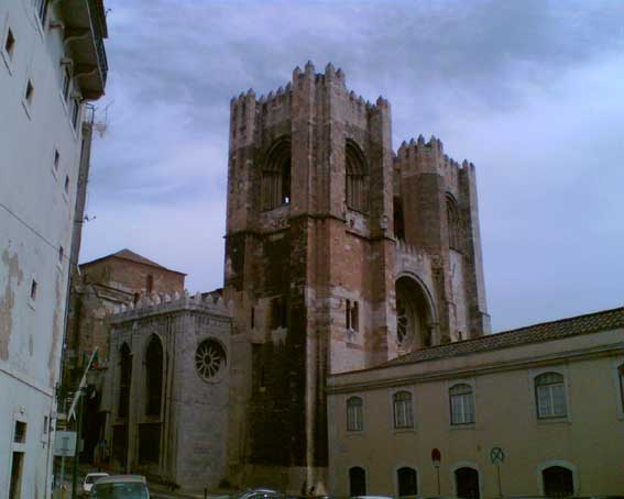 Cesta03_Lissabon_katedrala1