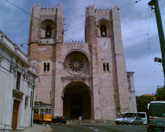 Cesta03_Lissabon_katedrala2
