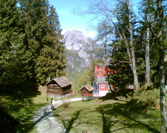 Cesta04_Gudvangen_skanzen1