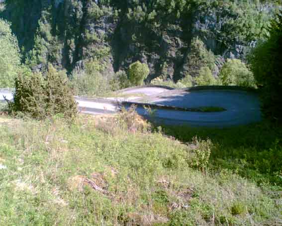 Cesta04_Gudvangen_cesta